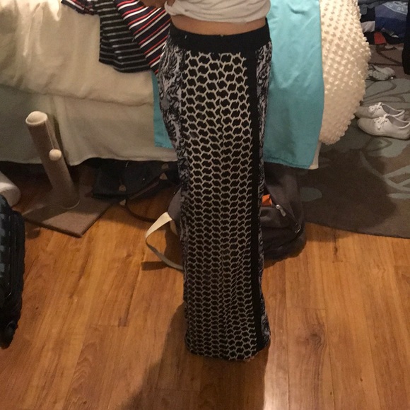 Palazzo pants from Sophie and Trey boutique - Picture 3 of 7